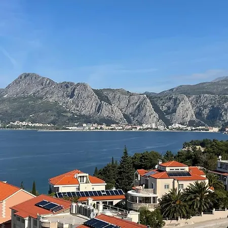 Apartment The View. In Omis-nemira. Omis