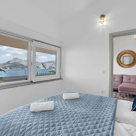 The View. In Omis-nemira. Apartment
